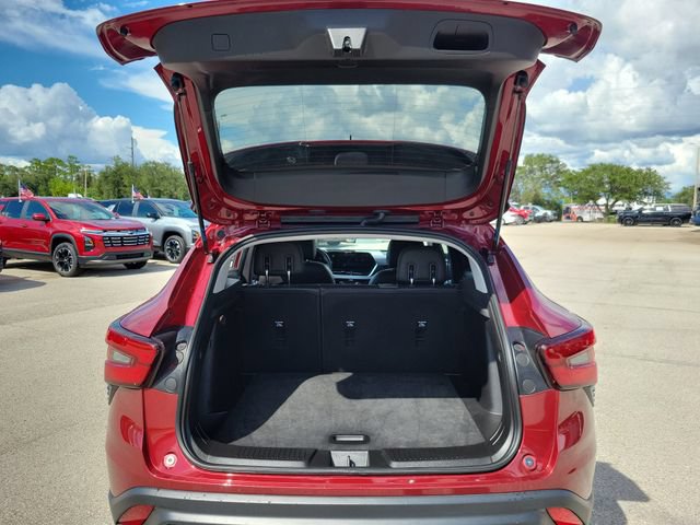 Used 2025 Chevrolet Trax LT FWD image 10