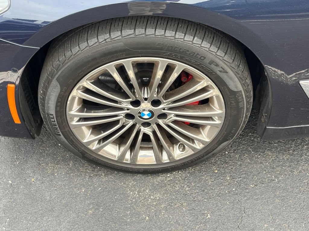 Used 2017 BMW 540i xDrive AWD/4WD image 4