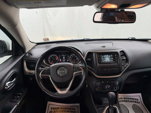 Used 2016 Jeep Cherokee Latitude w/ Safety/Convenience Group FWD image 13