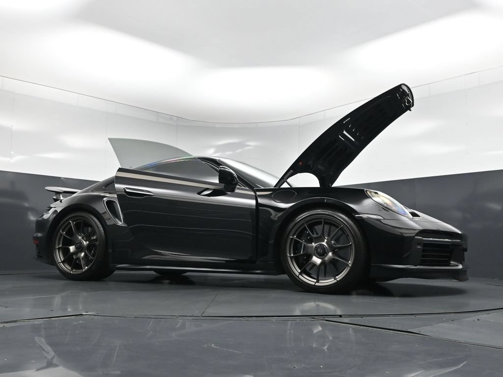 Used 2025 Porsche 911 Turbo AWD/4WD image 34