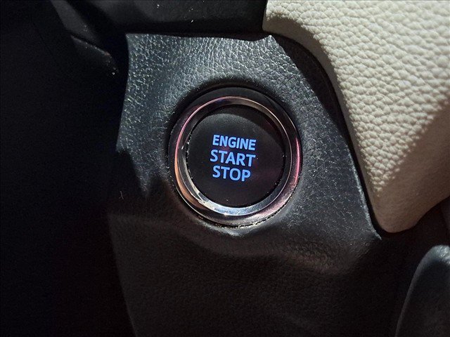 Certified 2019 Toyota RAV4 XLE Premium FWD image 21