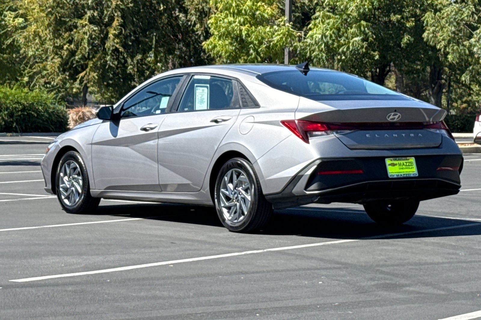 Used 2024 Hyundai Elantra SEL FWD image 3