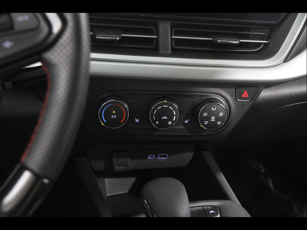 Certified 2024 Chevrolet Trax RS FWD image 14