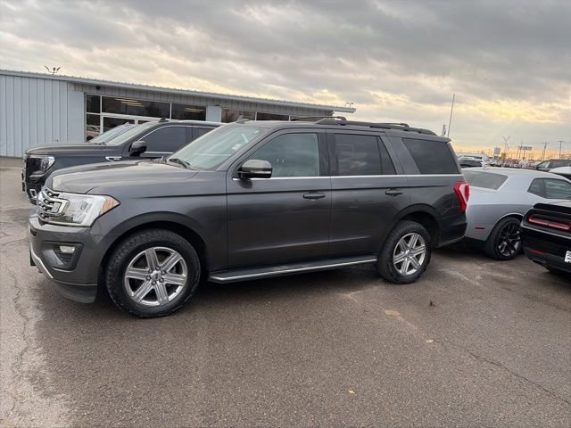 Used 2019 Ford Expedition XLT w/ Equipment Group 202A AWD/4WD image 3