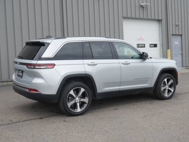 Used 2023 Jeep Grand Cherokee 4WD 4xe w/ Luxury Tech Group II image 13
