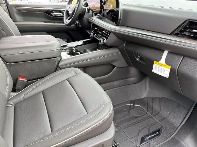 New 2026 Chevrolet Suburban Premier w/ Sun And Tow Package AWD/4WD image 6