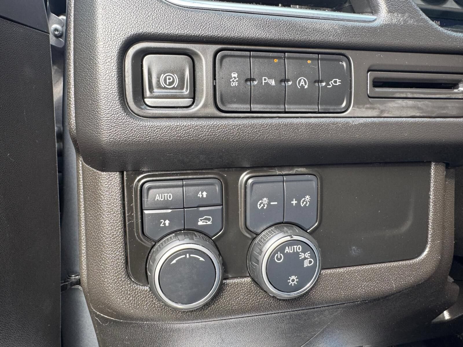 Used 2021 Chevrolet Tahoe LT AWD/4WD image 23