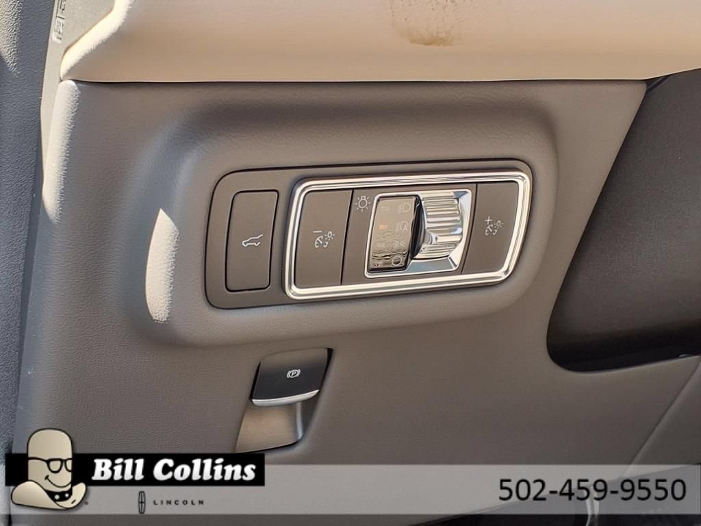 New 2025 Lincoln Nautilus Reserve w/ Jet Appearance Package AWD/4WD image 16