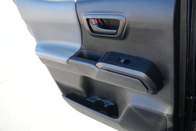 Used 2022 Toyota Tacoma SR w/ SR Convenience Package RWD image 18
