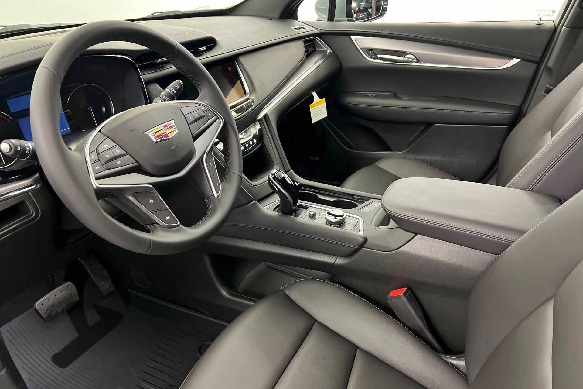 New 2026 Cadillac XT5 Luxury w/ LPO, Floor Liner Package image 16