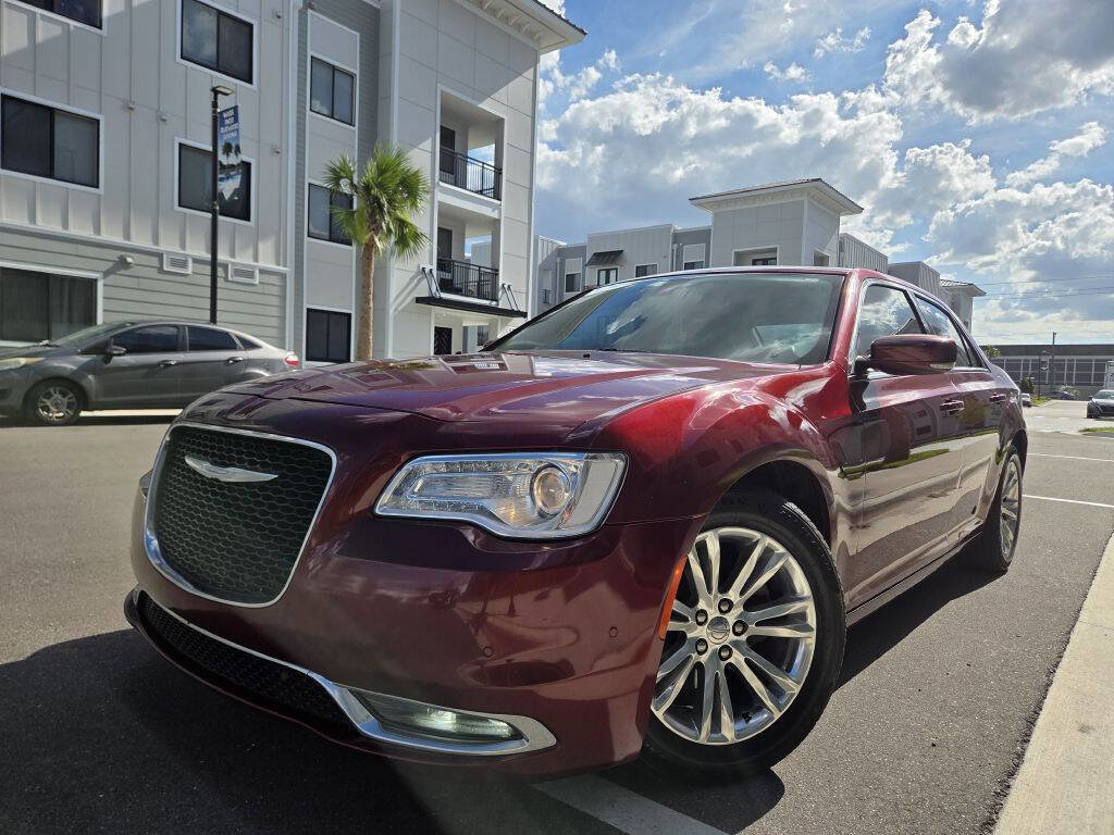 Used 2016 Chrysler 300 Limited RWD image 1