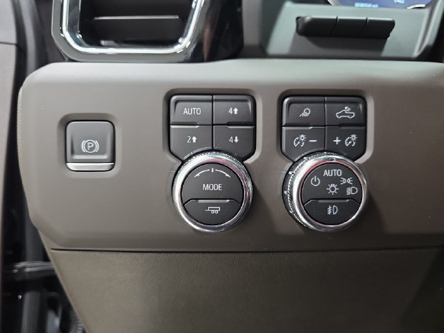 Used 2024 GMC Sierra 2500 Denali w/ Technology Package AWD/4WD image 25