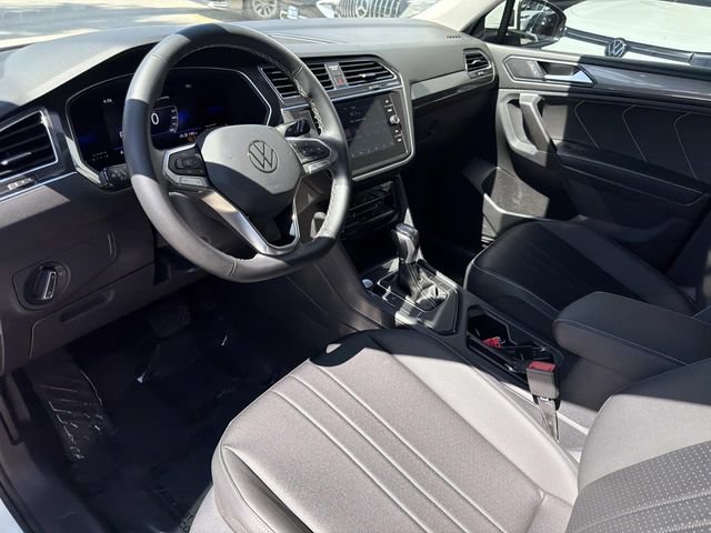 Certified 2023 Volkswagen Tiguan SE FWD image 12