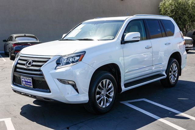 Used 2018 Lexus GX 460 Luxury w/ Preferred Accessory Package AWD/4WD image 3