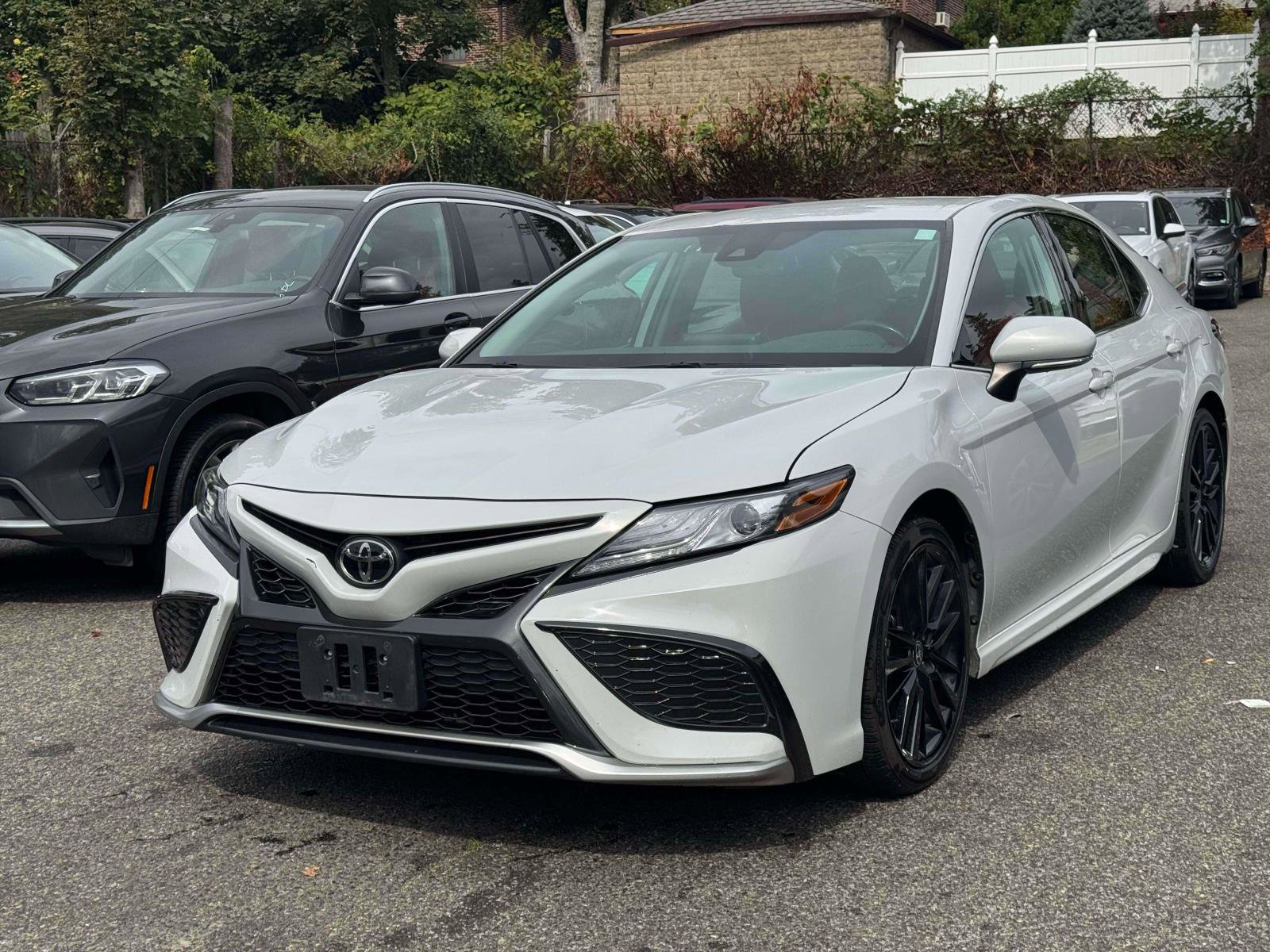 Used 2023 Toyota Camry XSE FWD image 4