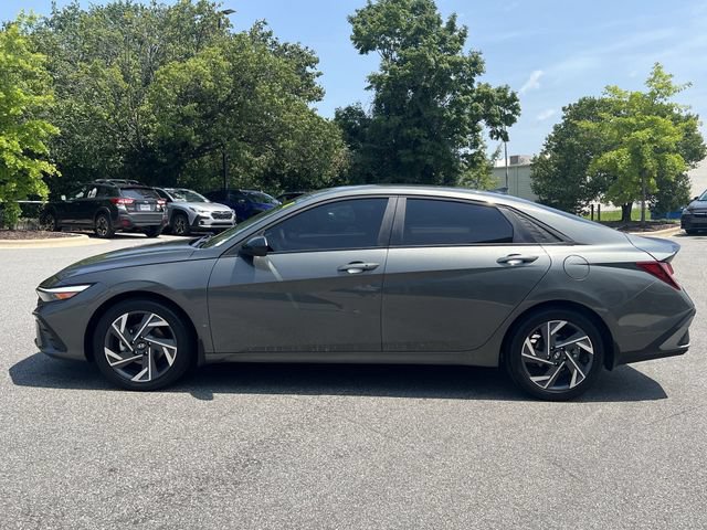 Certified 2025 Hyundai Elantra Sport FWD image 10