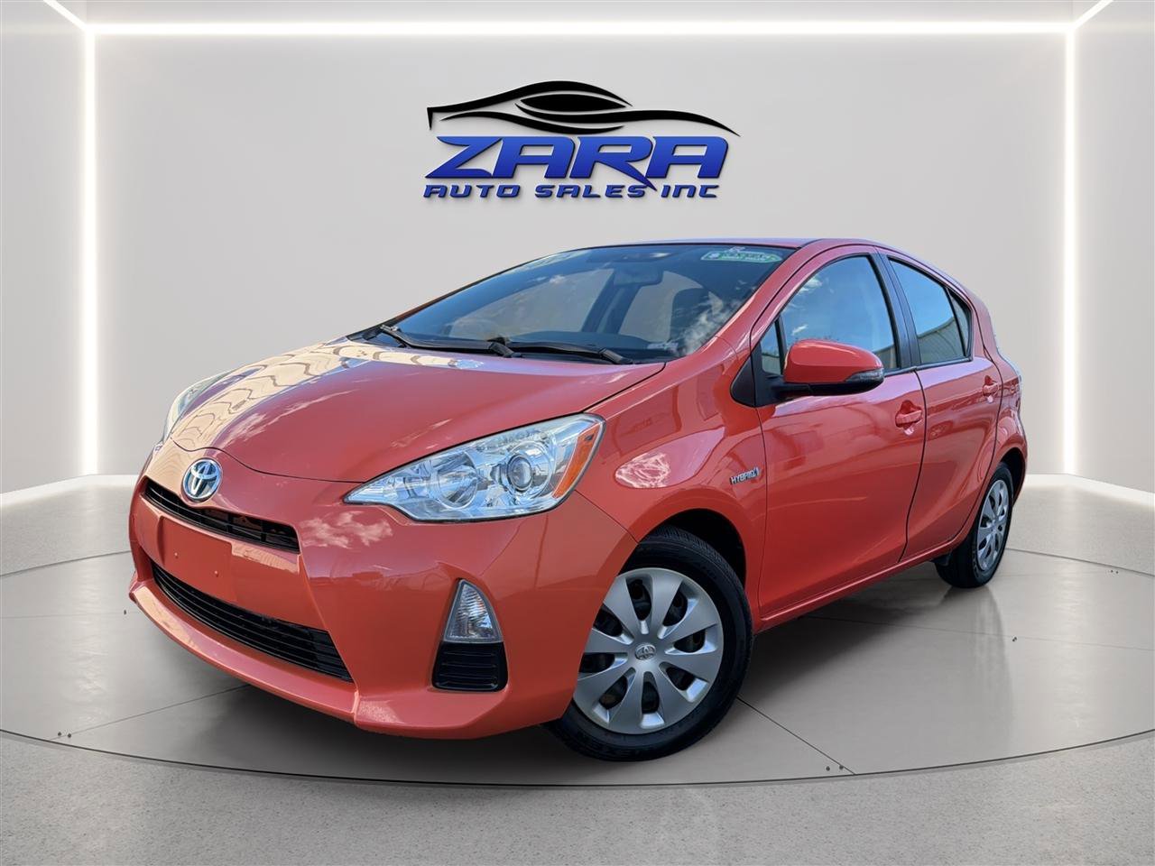 Used 2014 Toyota Prius C One image 1