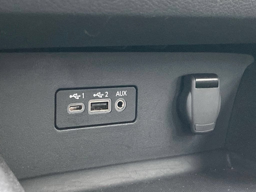 Used 2025 Nissan Altima 2.5 SV FWD image 23
