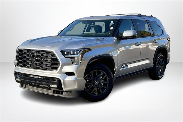Used 2025 Toyota Sequoia Platinum image 2