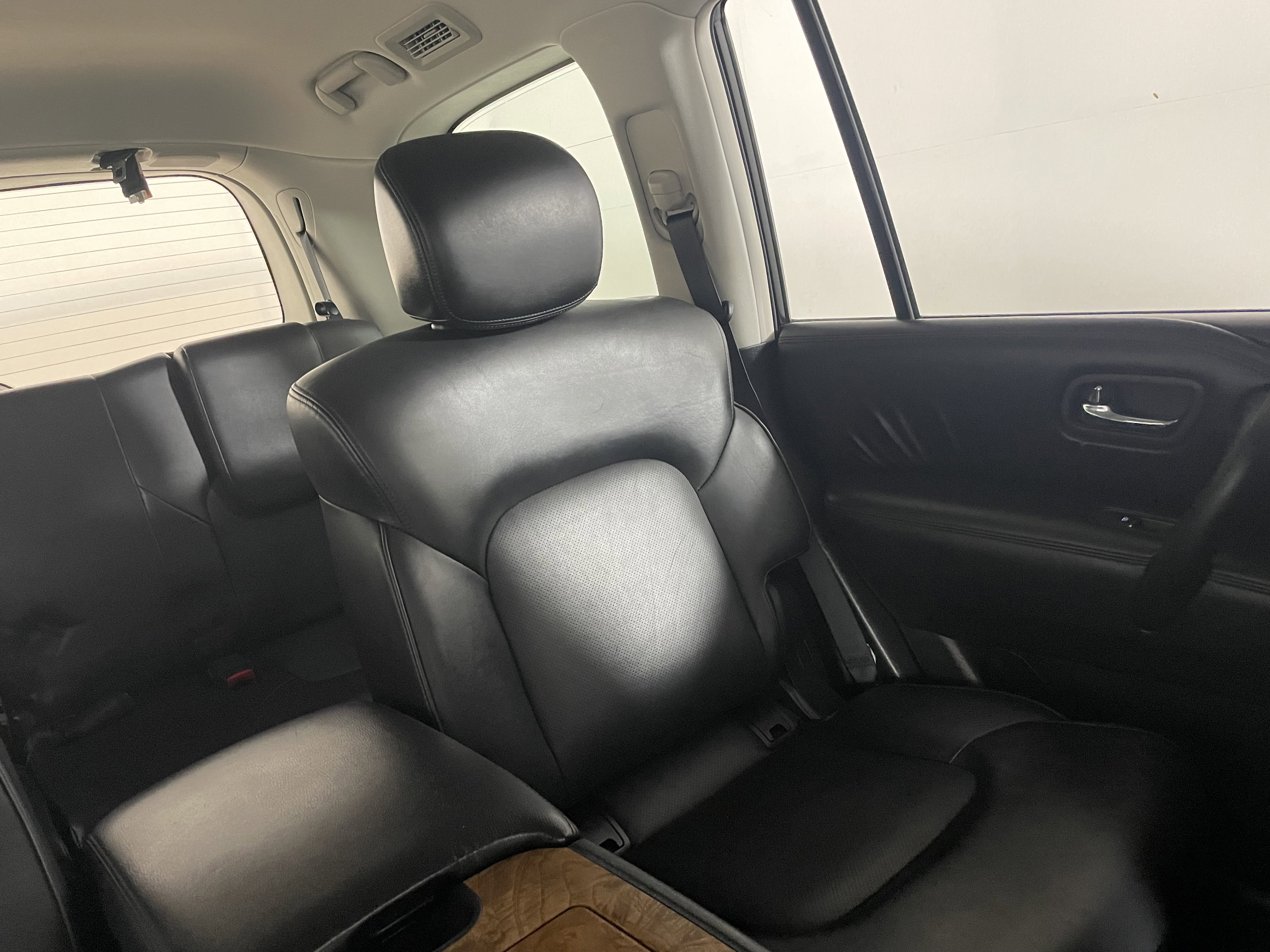 Used 2021 Nissan Armada SL w/ Captain's Chairs Package image 15