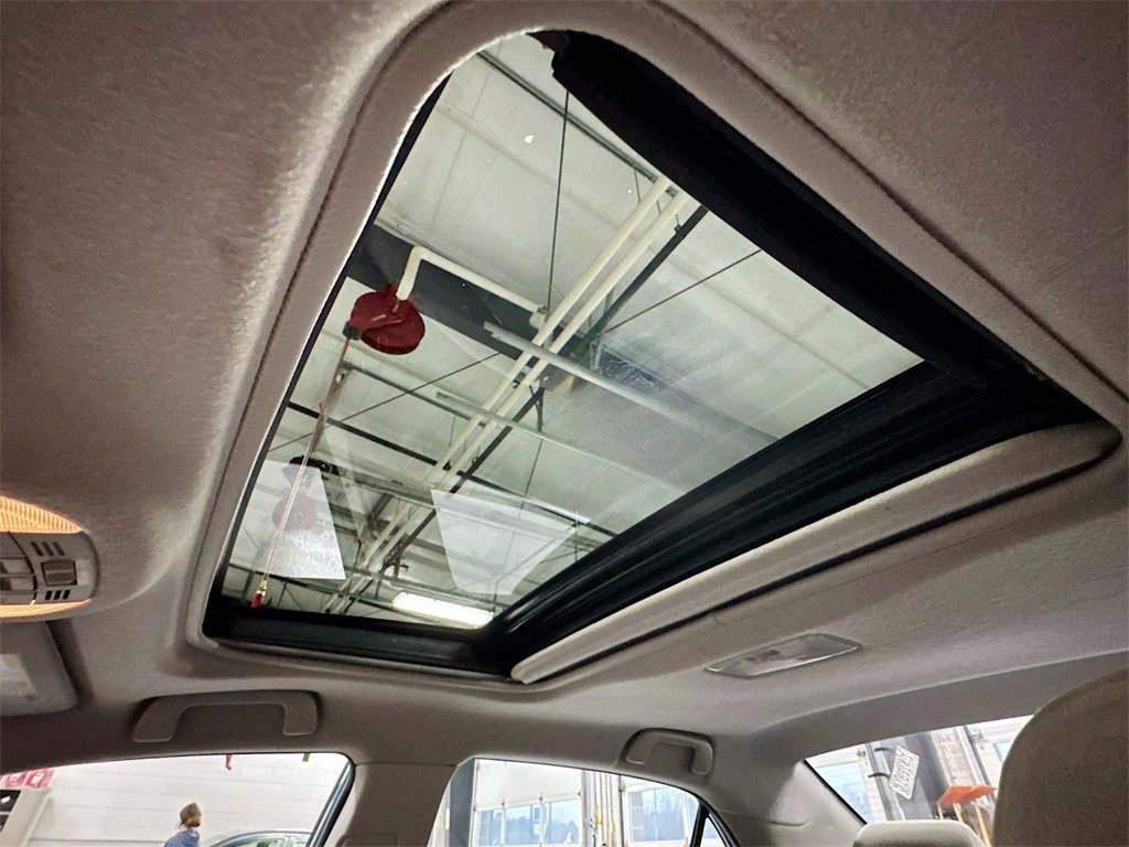 Used 2012 Toyota Corolla LE image 21