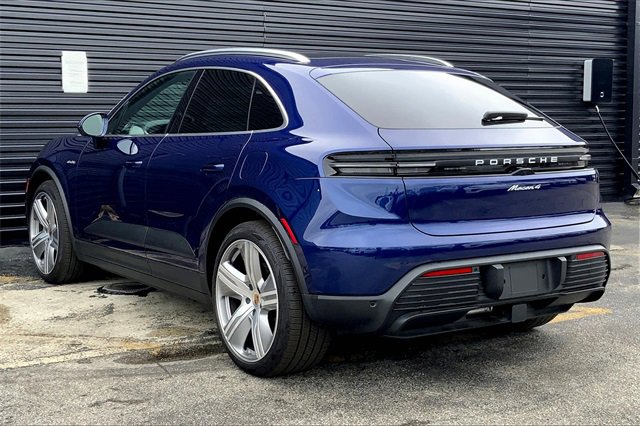 Certified 2024 Porsche Macan 4 Electric image 3