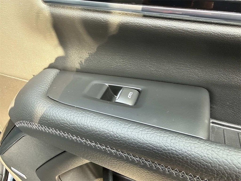 Used 2025 GMC Yukon Denali image 30