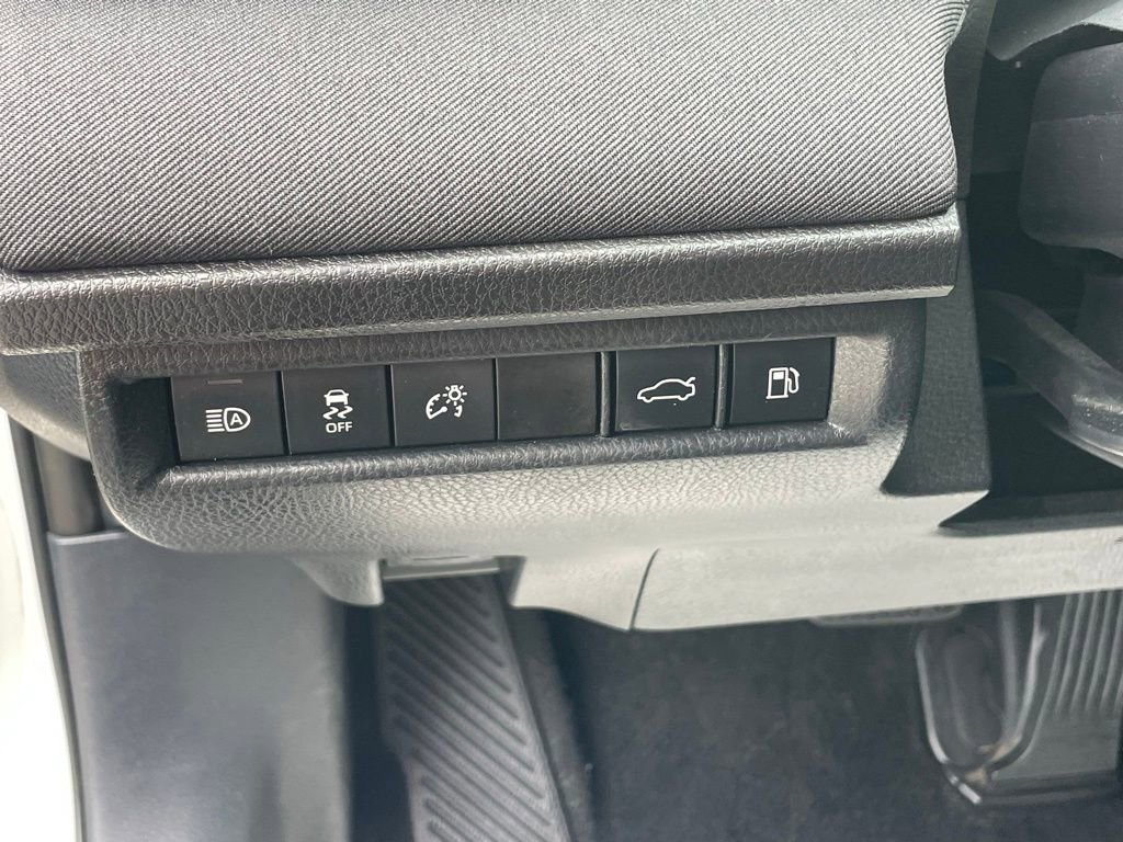 Used 2025 Toyota Camry LE FWD image 24