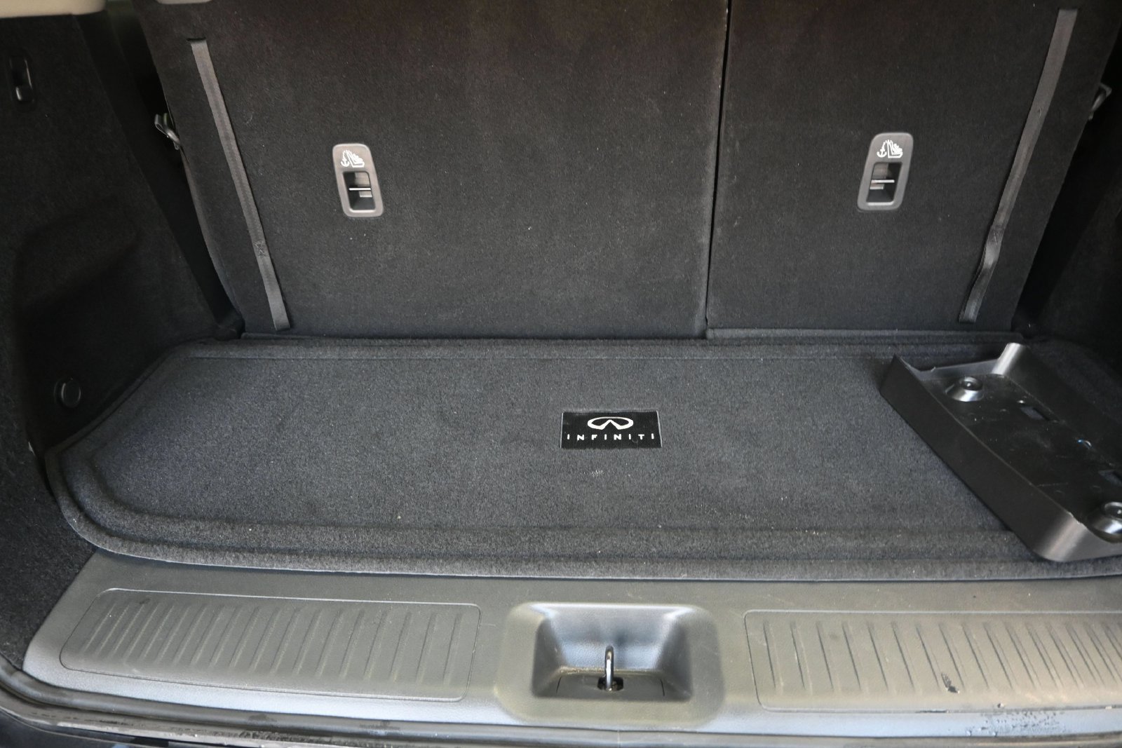 Used 2026 INFINITI QX60 Luxe w/ Cargo Package FWD image 21