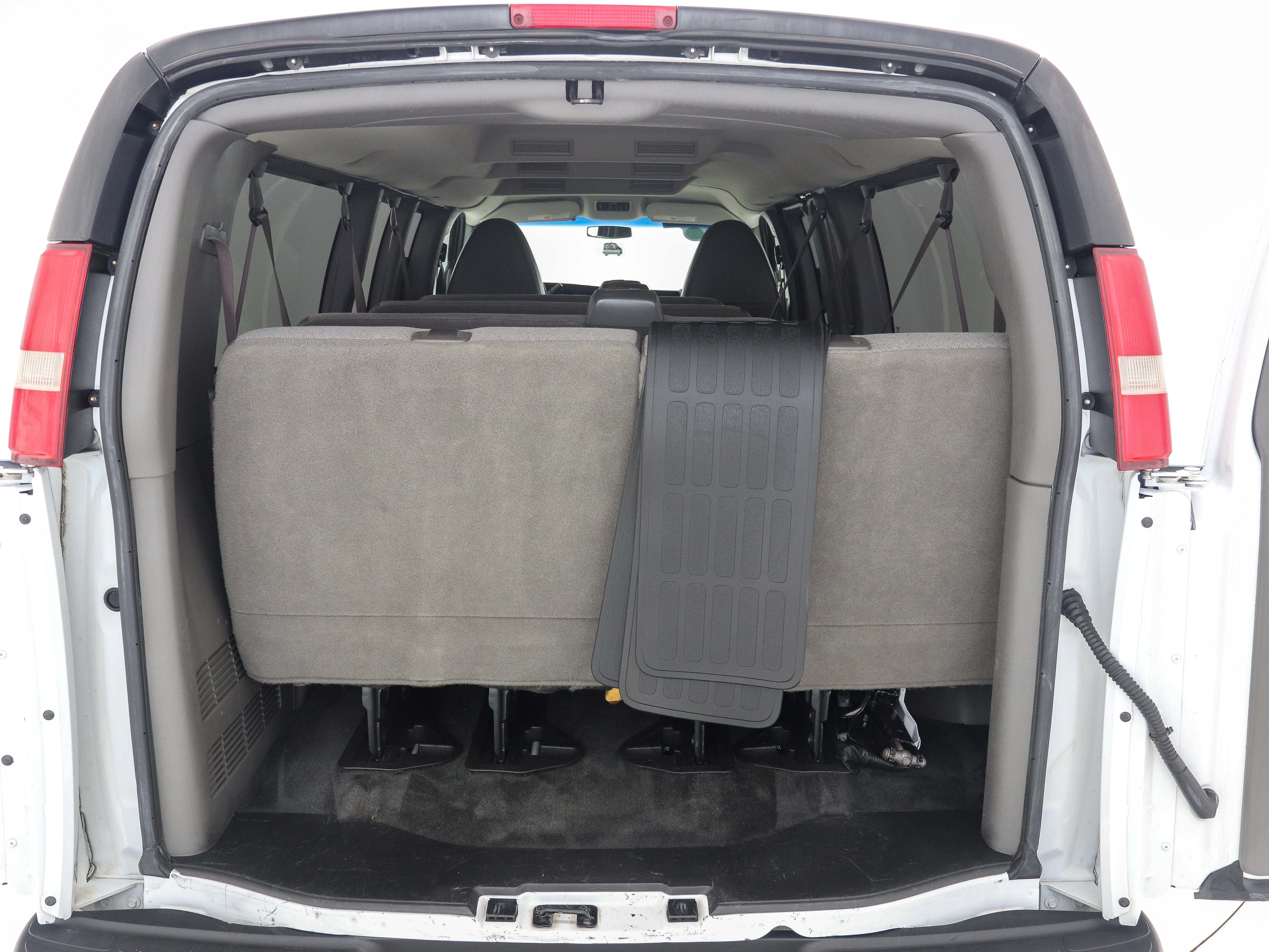 Used 2015 Chevrolet Express 3500 LT w/ LT Preferred Equipment Group RWD image 11