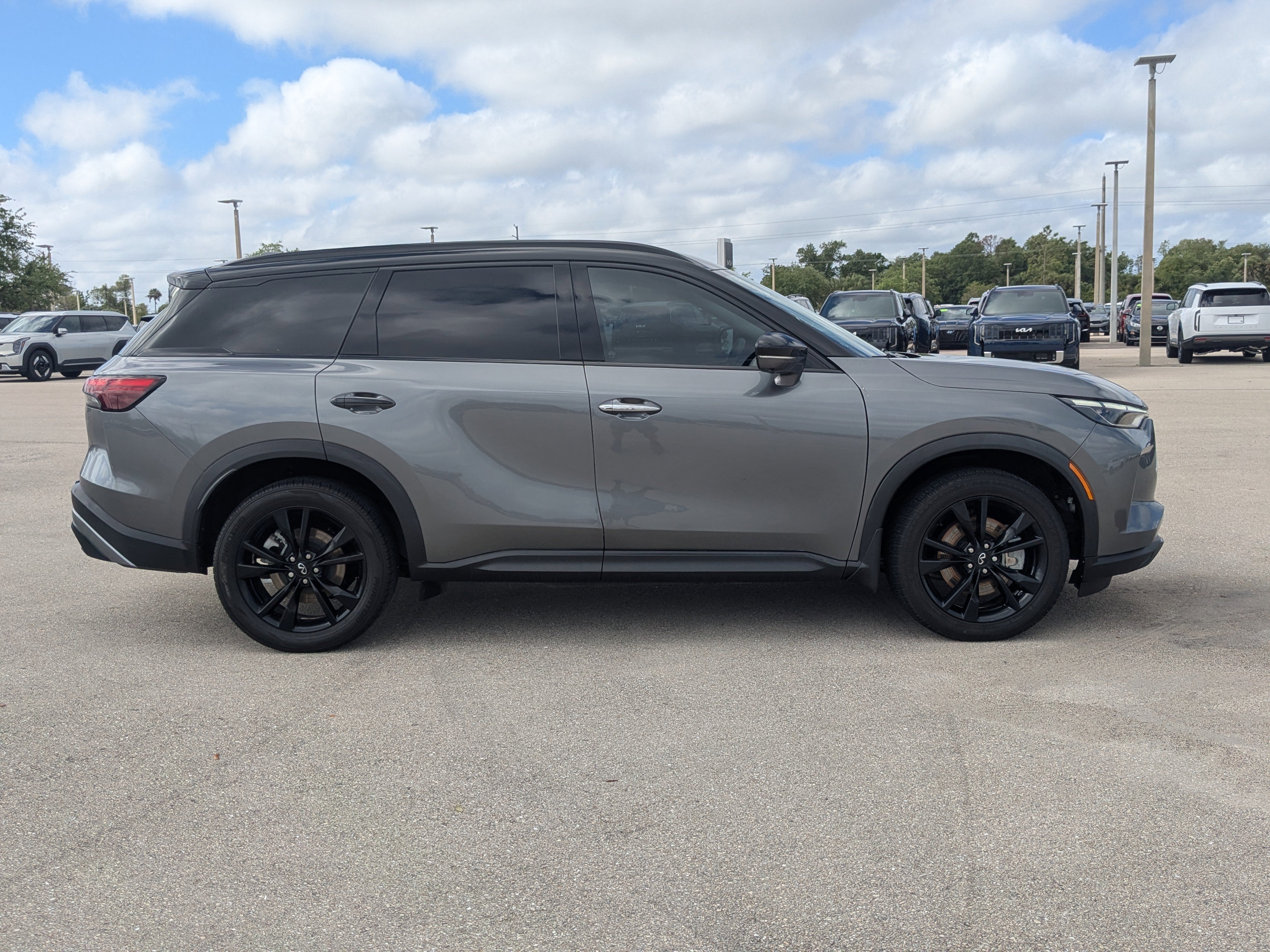 Used 2023 INFINITI QX60 Luxe w/ Cargo Package image 4