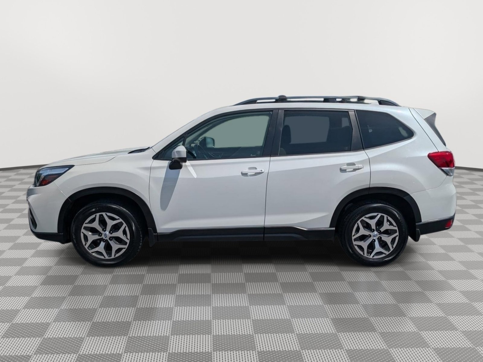 Used 2019 Subaru Forester Premium w/ All-Weather Package AWD/4WD image 2