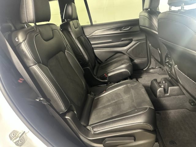 Used 2024 Jeep Grand Cherokee L Altitude AWD/4WD image 24