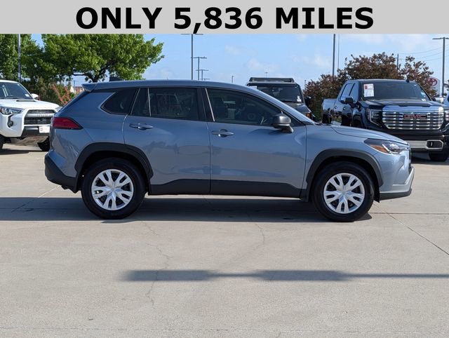 Used 2025 Toyota Corolla Cross L FWD image 4