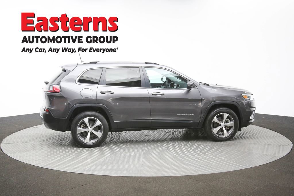 Used 2021 Jeep Cherokee Limited image 41