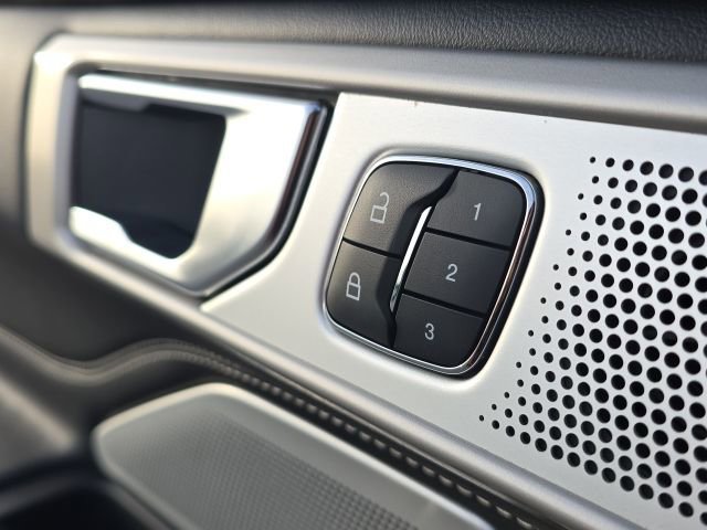 Used 2023 Ford Explorer ST w/ Equipment Group 401A AWD/4WD image 29