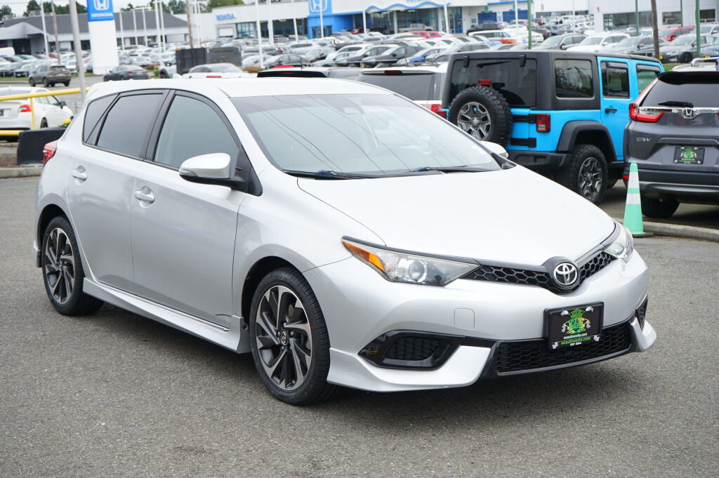 Used 2017 Toyota Corolla iM image 7