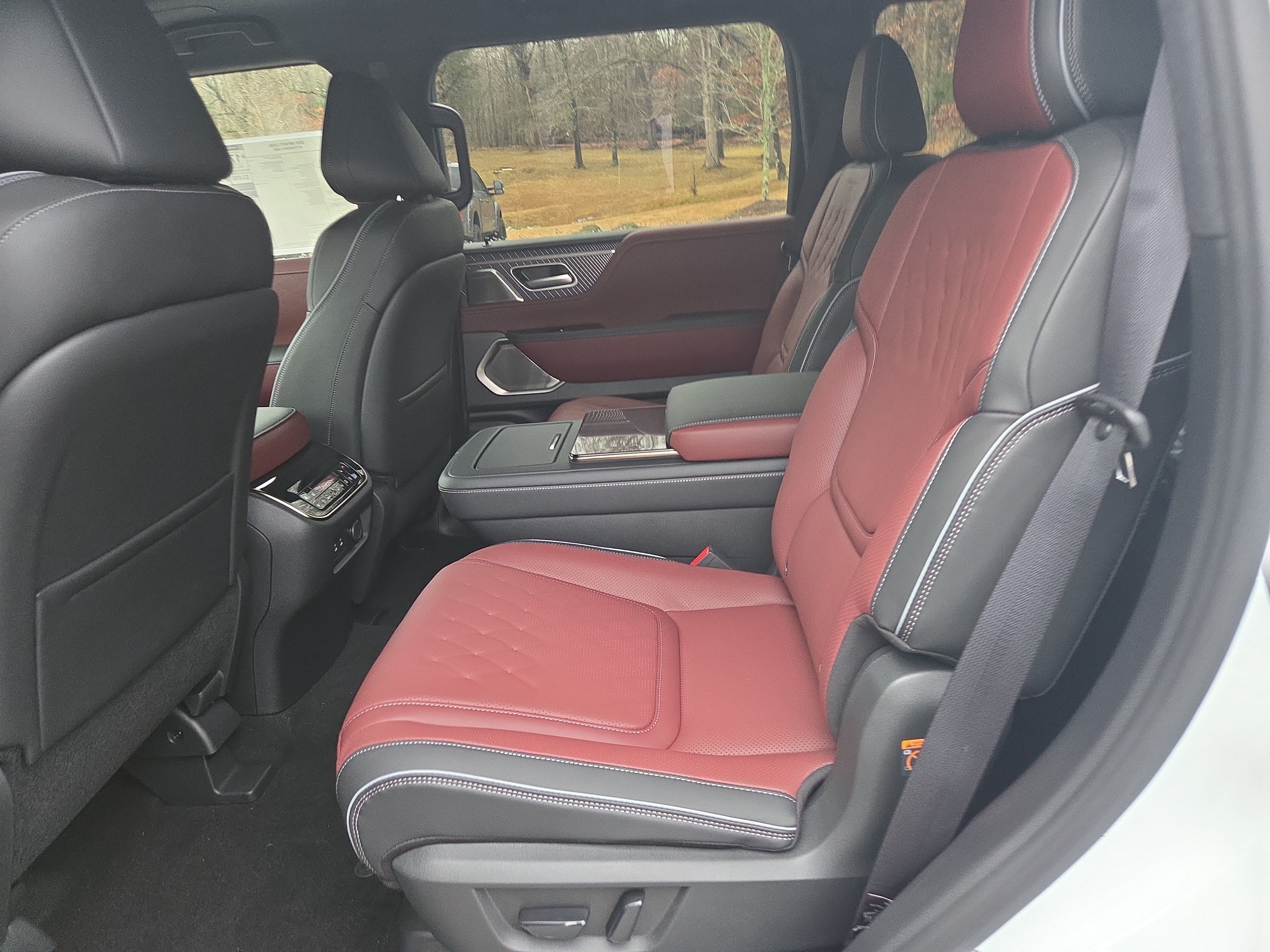 Used 2026 INFINITI QX80 Autograph w/ Premium Cargo Package AWD/4WD image 8