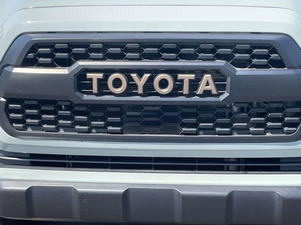 Used 2022 Toyota Tacoma SR5 w/ Trail Edition AWD/4WD image 5