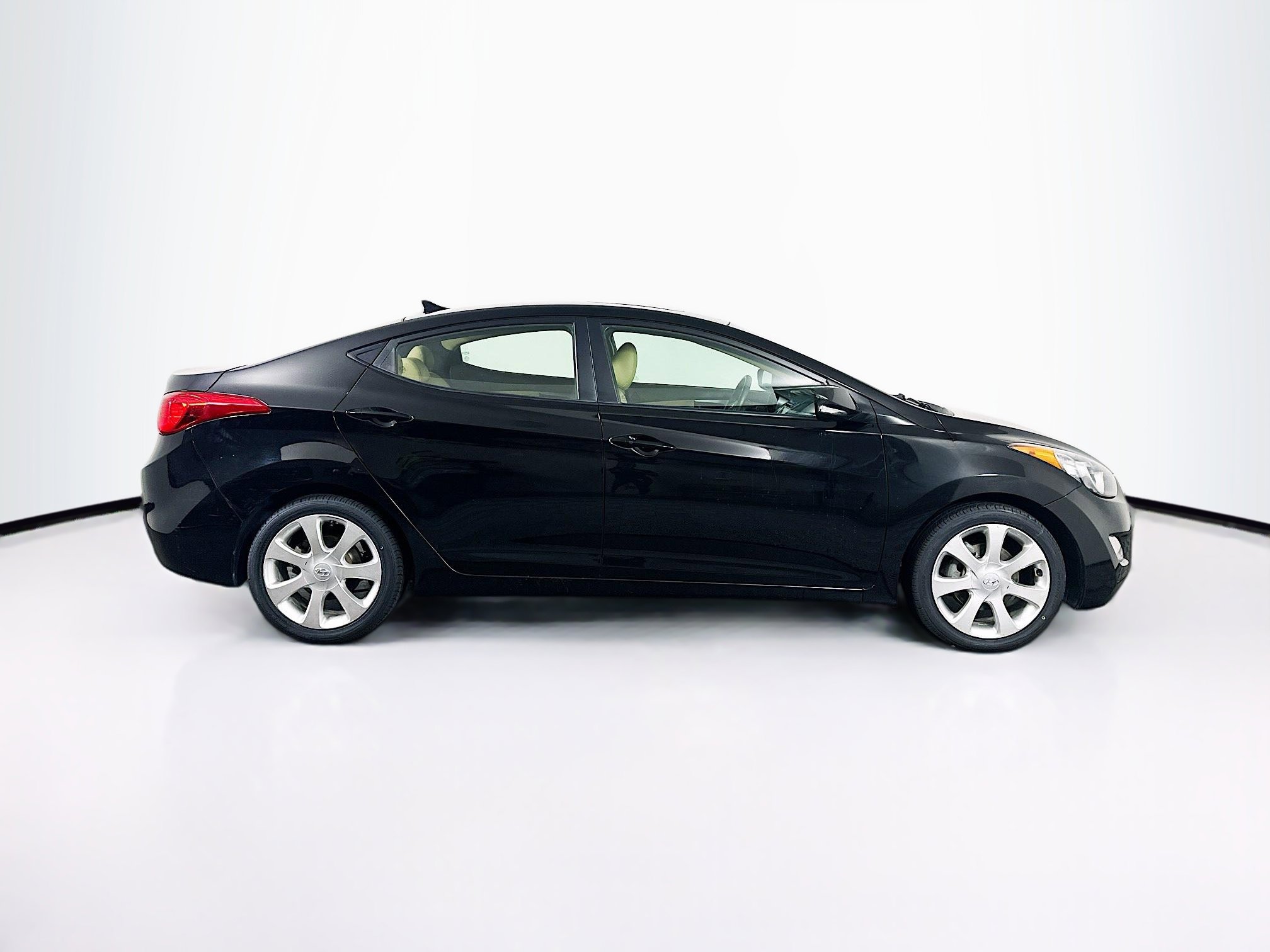 Used 2012 Hyundai Elantra Limited w/ Technology Pkg 5 FWD image 10