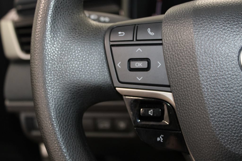Used 2025 Toyota Camry LE FWD image 26