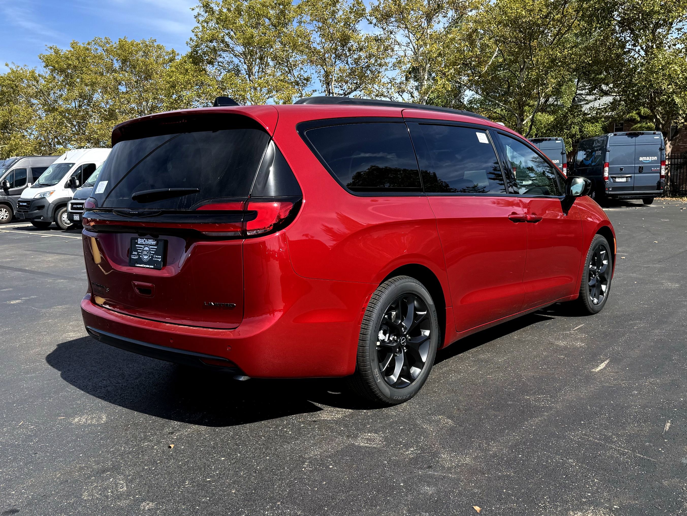 New 2026 Chrysler Pacifica Limited image 10