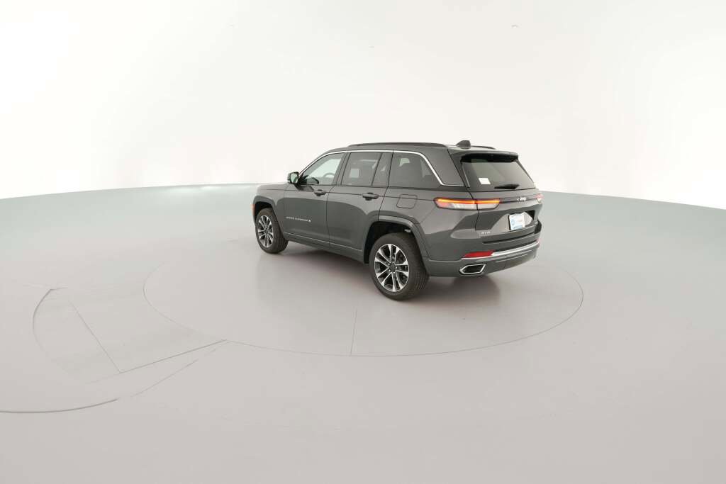 New 2025 Jeep Grand Cherokee Overland image 8
