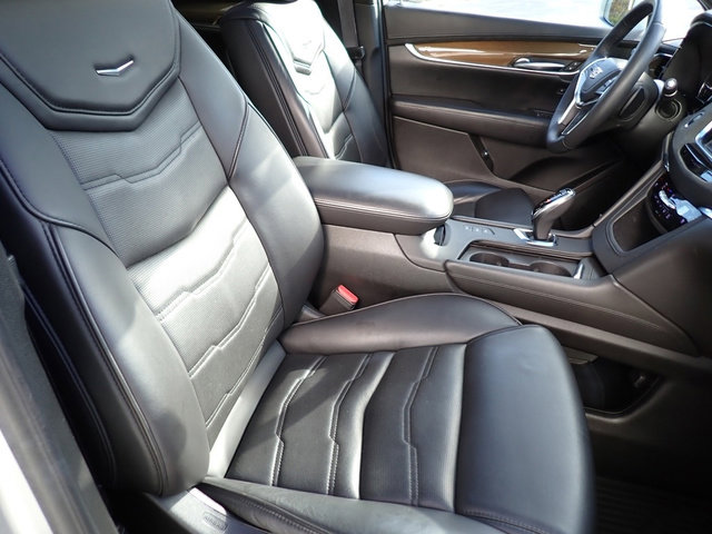 Used 2018 Cadillac XT5 Platinum w/ Driver Assist Package image 11