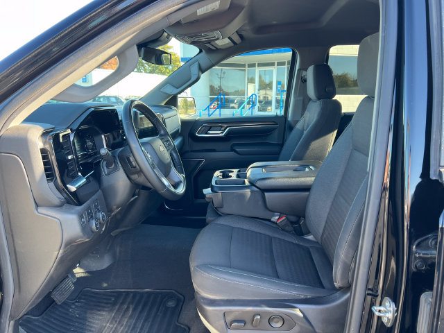 Used 2024 Chevrolet Silverado 1500 LT AWD/4WD image 4