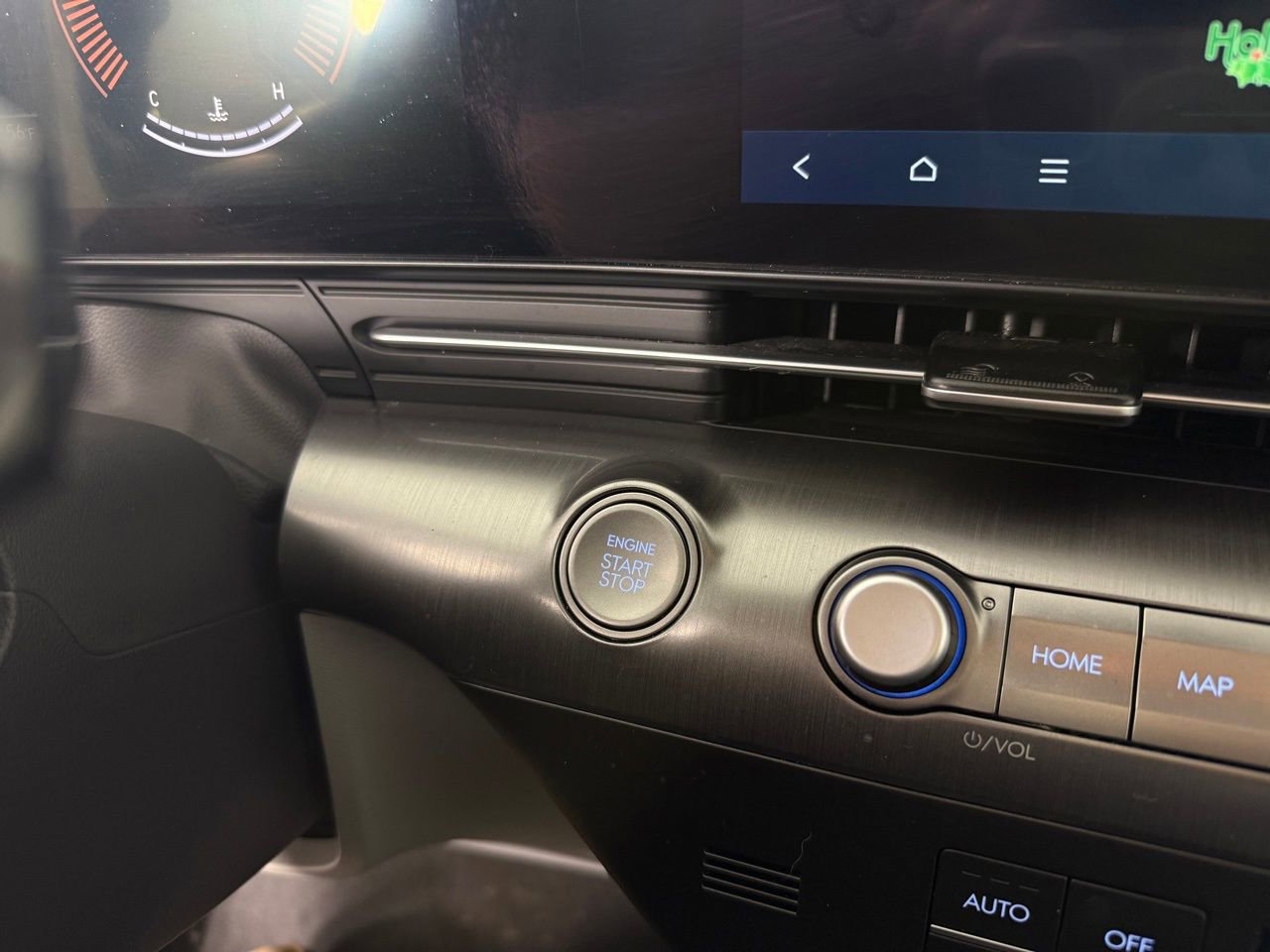 Used 2025 Hyundai Kona SEL image 19