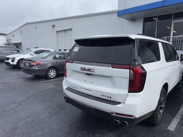 Certified 2025 GMC Yukon XL AT4 Ultimate AWD/4WD image 3
