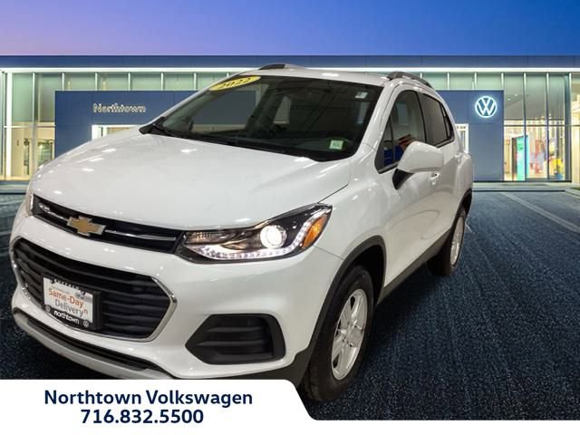 Used 2022 Chevrolet Trax LT w/ LT Convenience Package image 1