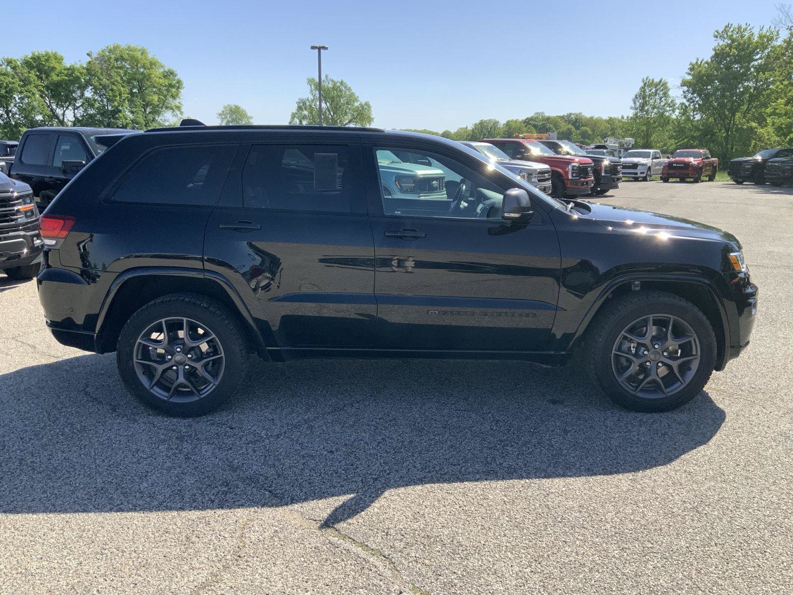 Used 2021 Jeep Grand Cherokee Limited w/ Quick Order Package 28K 80th AWD/4WD image 14