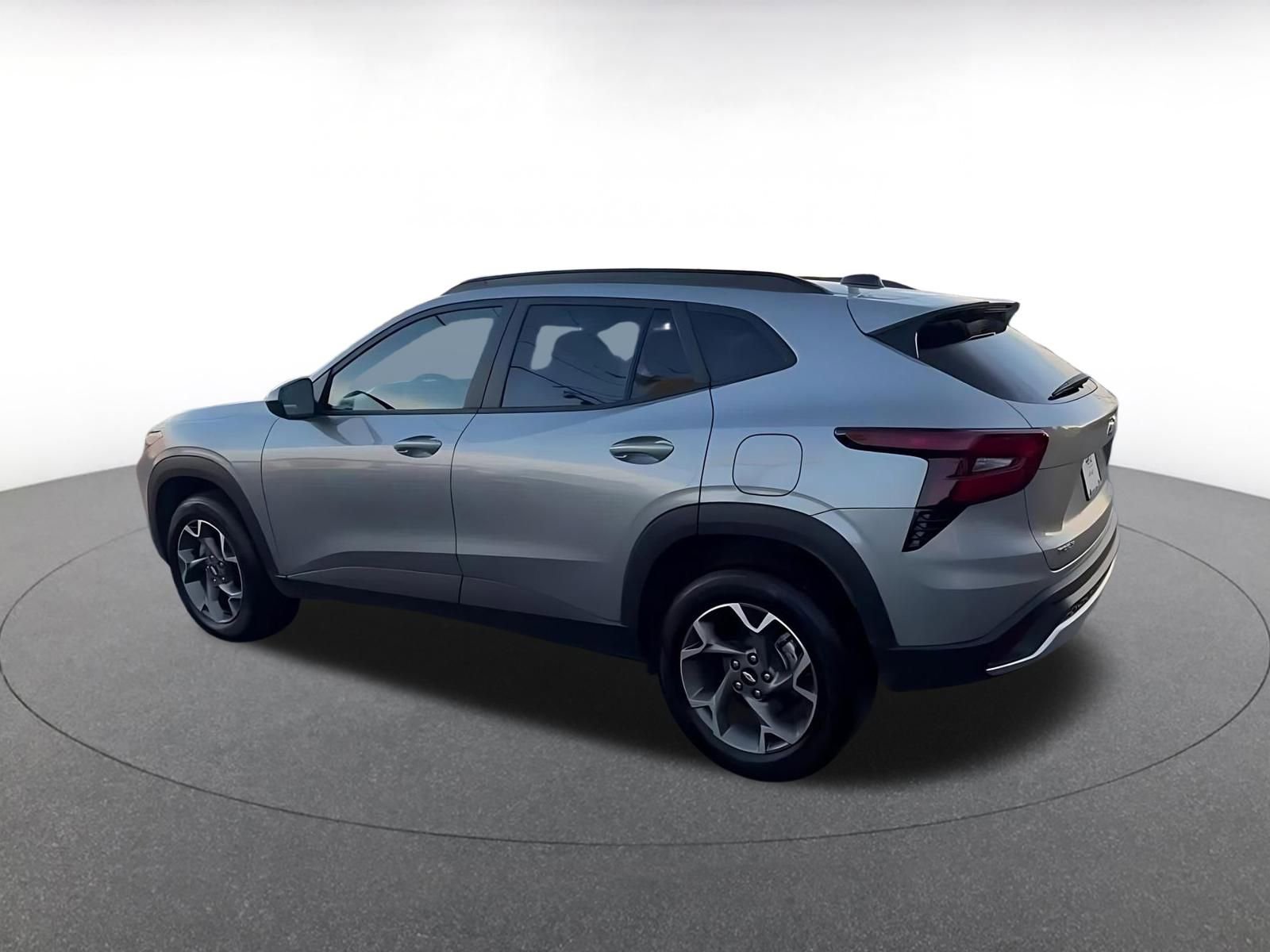 Used 2025 Chevrolet Trax LT image 10